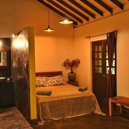 Jardin D'Ulysse & Hard Rock Bed & Breakfast Morjim Eksteriør bilde