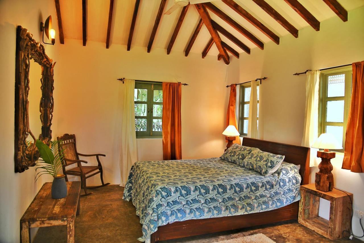 Jardin D'Ulysse & Hard Rock Bed & Breakfast Morjim Eksteriør bilde