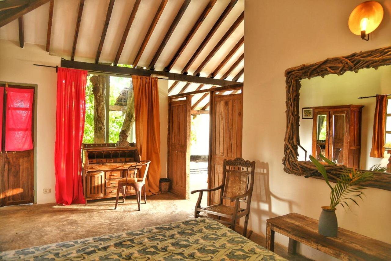 Jardin D'Ulysse & Hard Rock Bed & Breakfast Morjim Eksteriør bilde